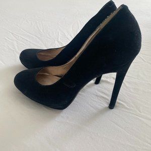 Black Stilletos